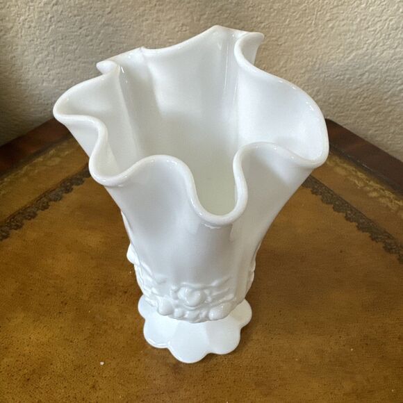 FENTON Art Glass Swung MILK GLASS Embossed ROSES Handkerchief VASE Vintage EX - Picture 1 of 5